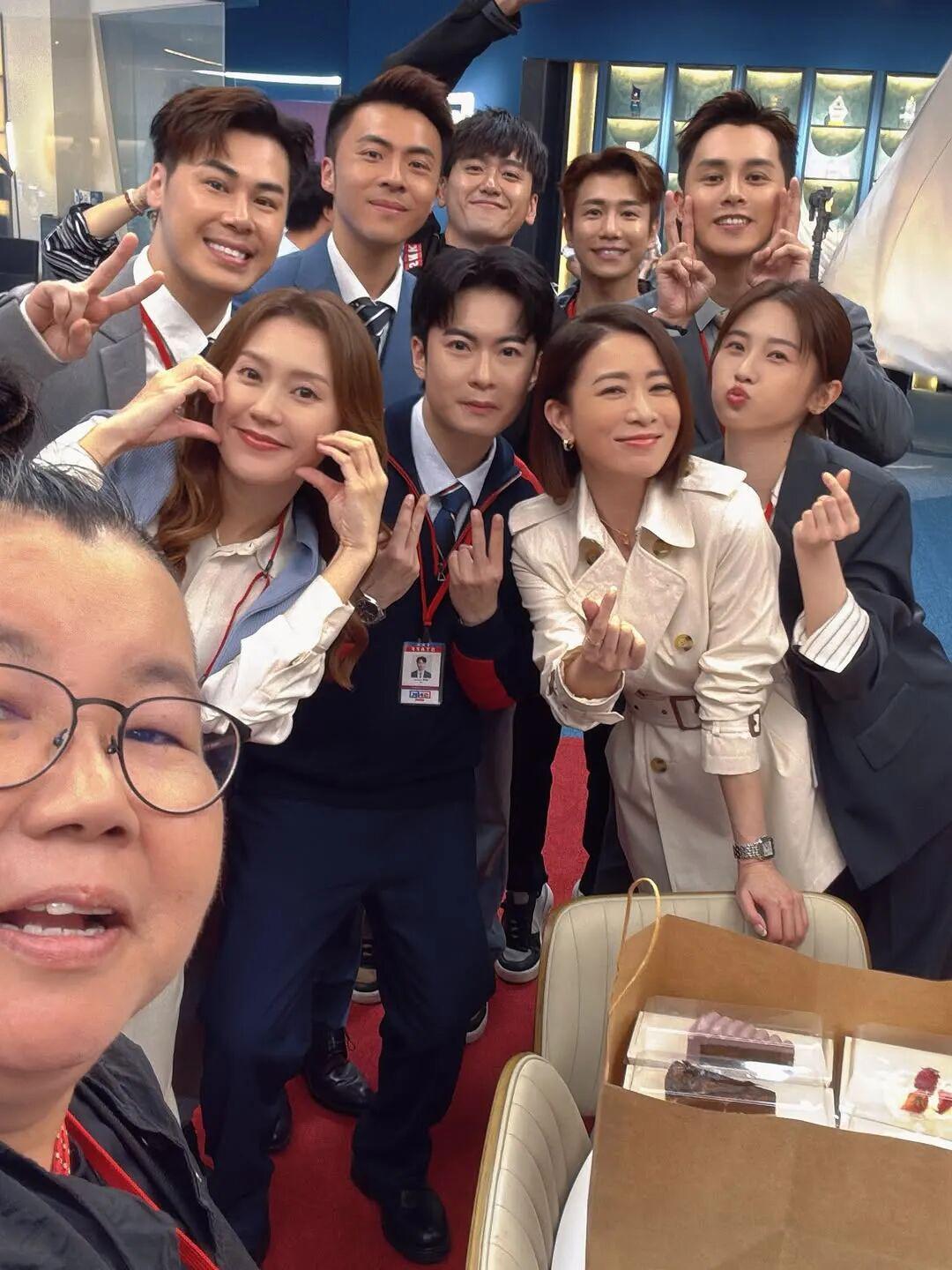 《新闻女王2》今晚大结局！幕后花絮曝光！佘诗曼激吻高海宁！封面图